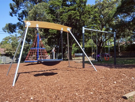 playground equipment pod swing